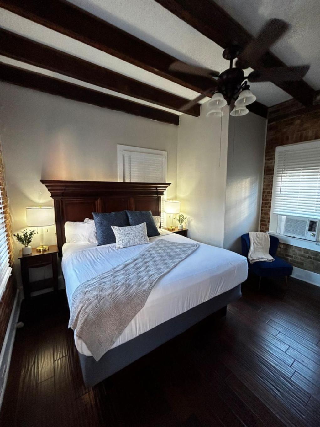 Hotel St. Pierre French Quarter Новий Орлеан Екстер'єр фото